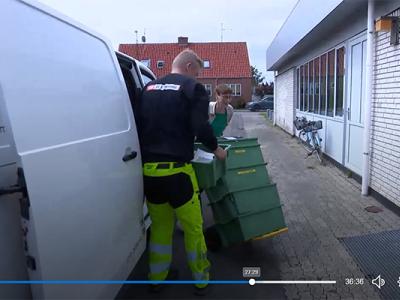 TV2Bornholm fik sved på panden på sin dag på biblioteket - se Bornholm knokler på biblioteket